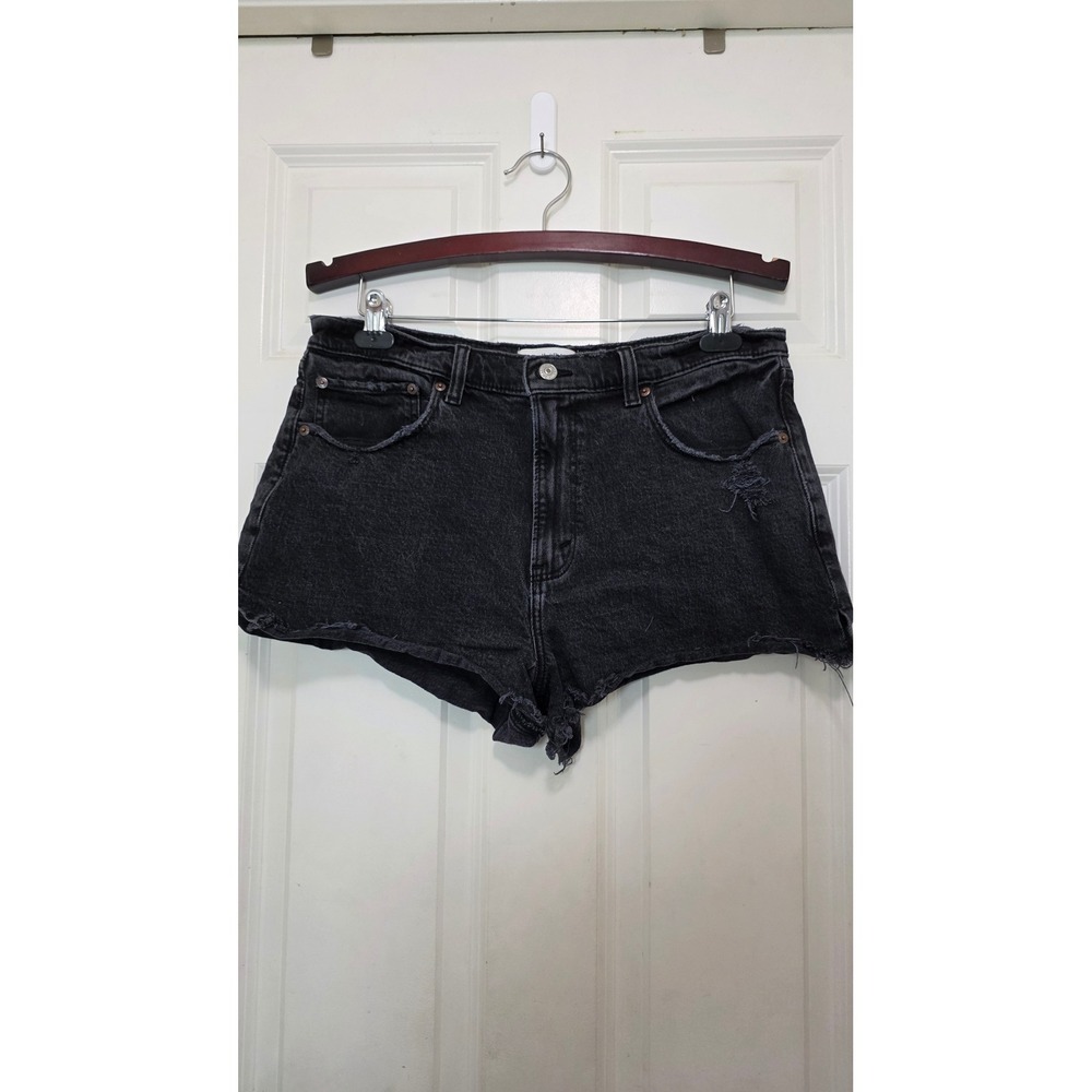 Abercrombie & Fitch The Mom Short High Rise Womens 14 32 Black Distressed Denim